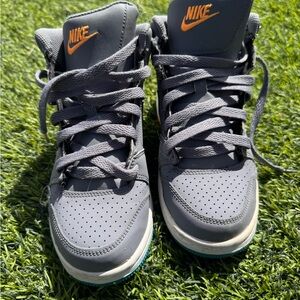Nike Kids Sneakers in Gray and Orange